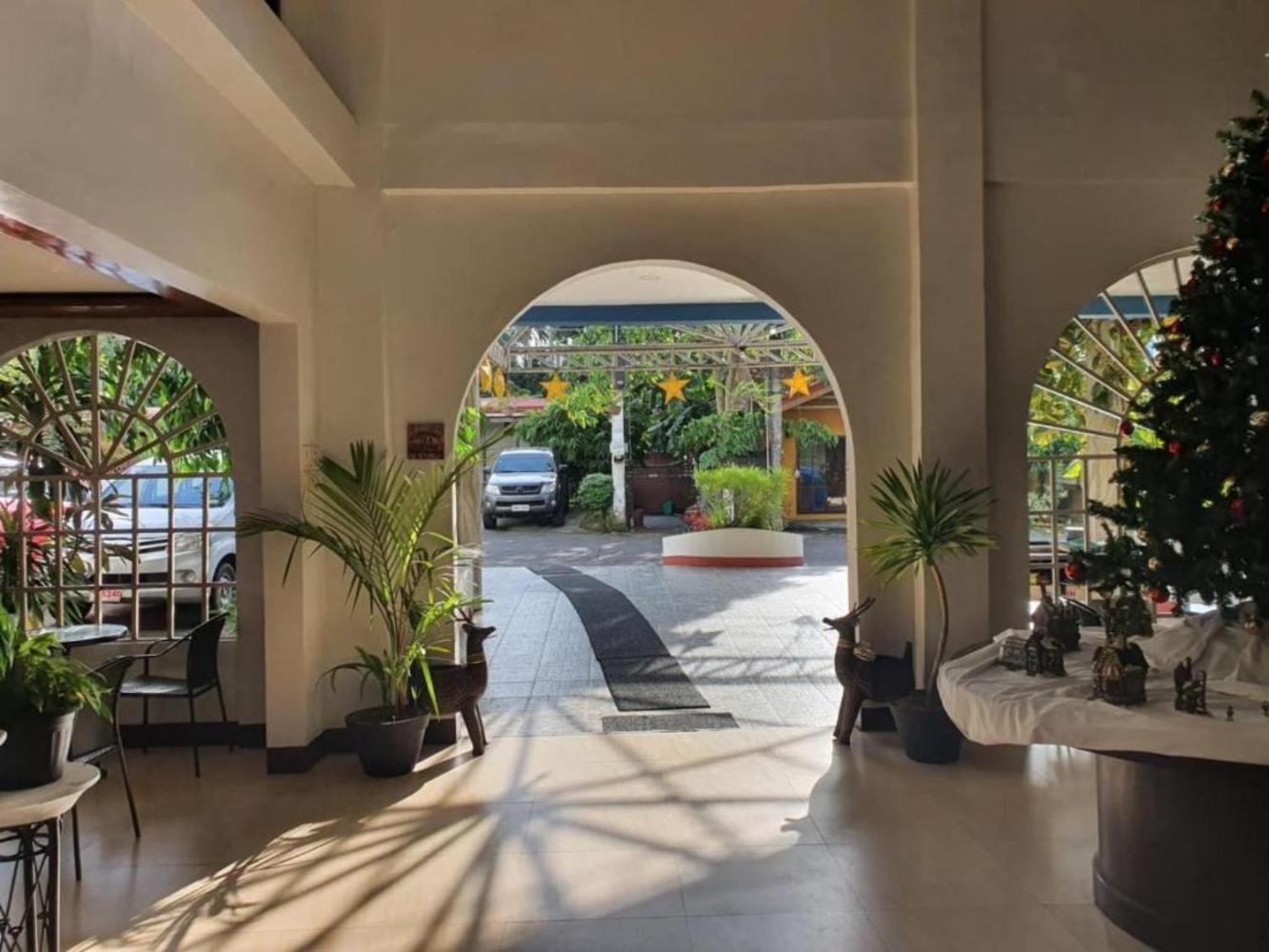 Fernando'S Hotel Sorsogon Екстериор снимка