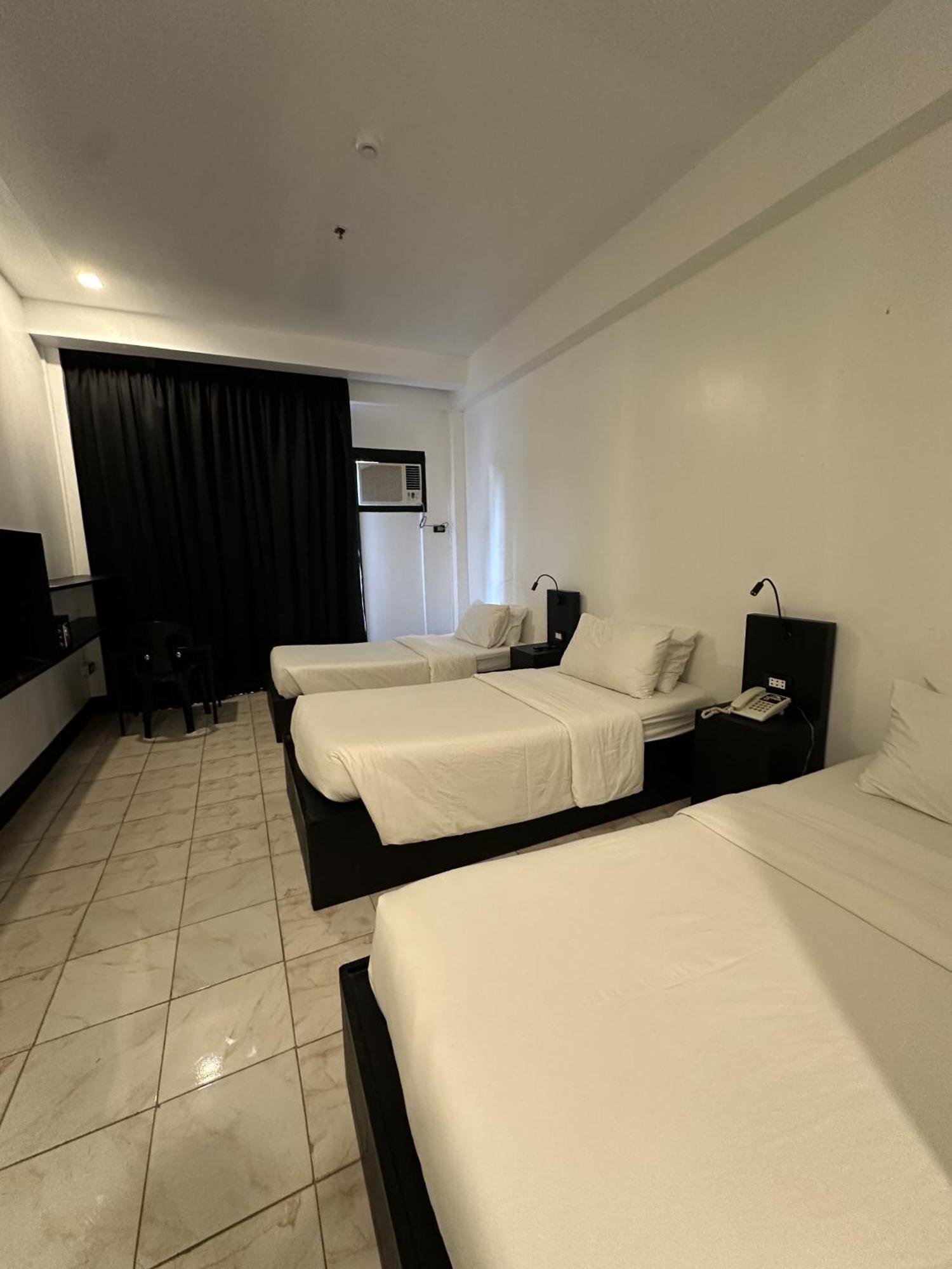 Fernando'S Hotel Sorsogon Екстериор снимка