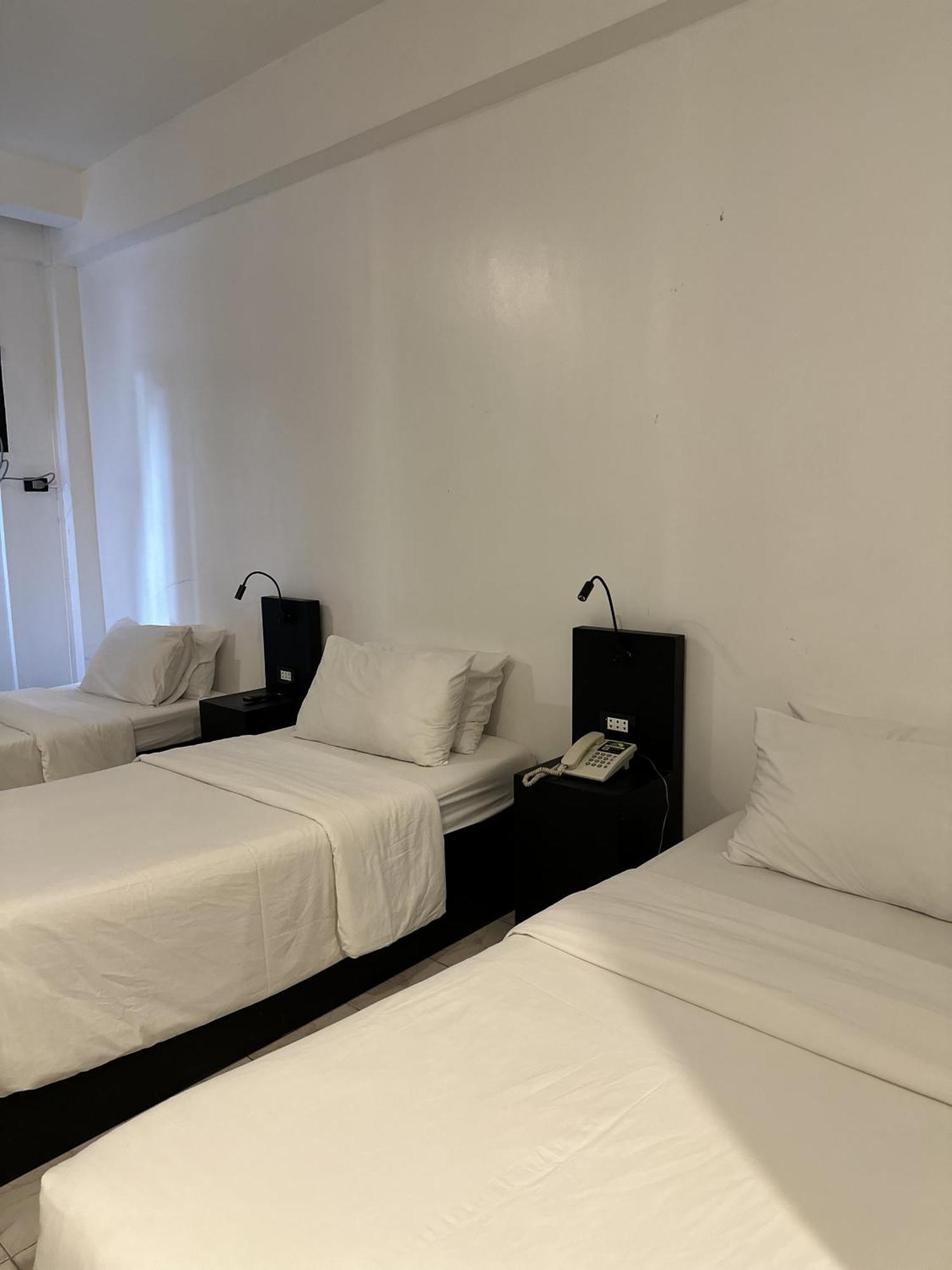 Fernando'S Hotel Sorsogon Екстериор снимка