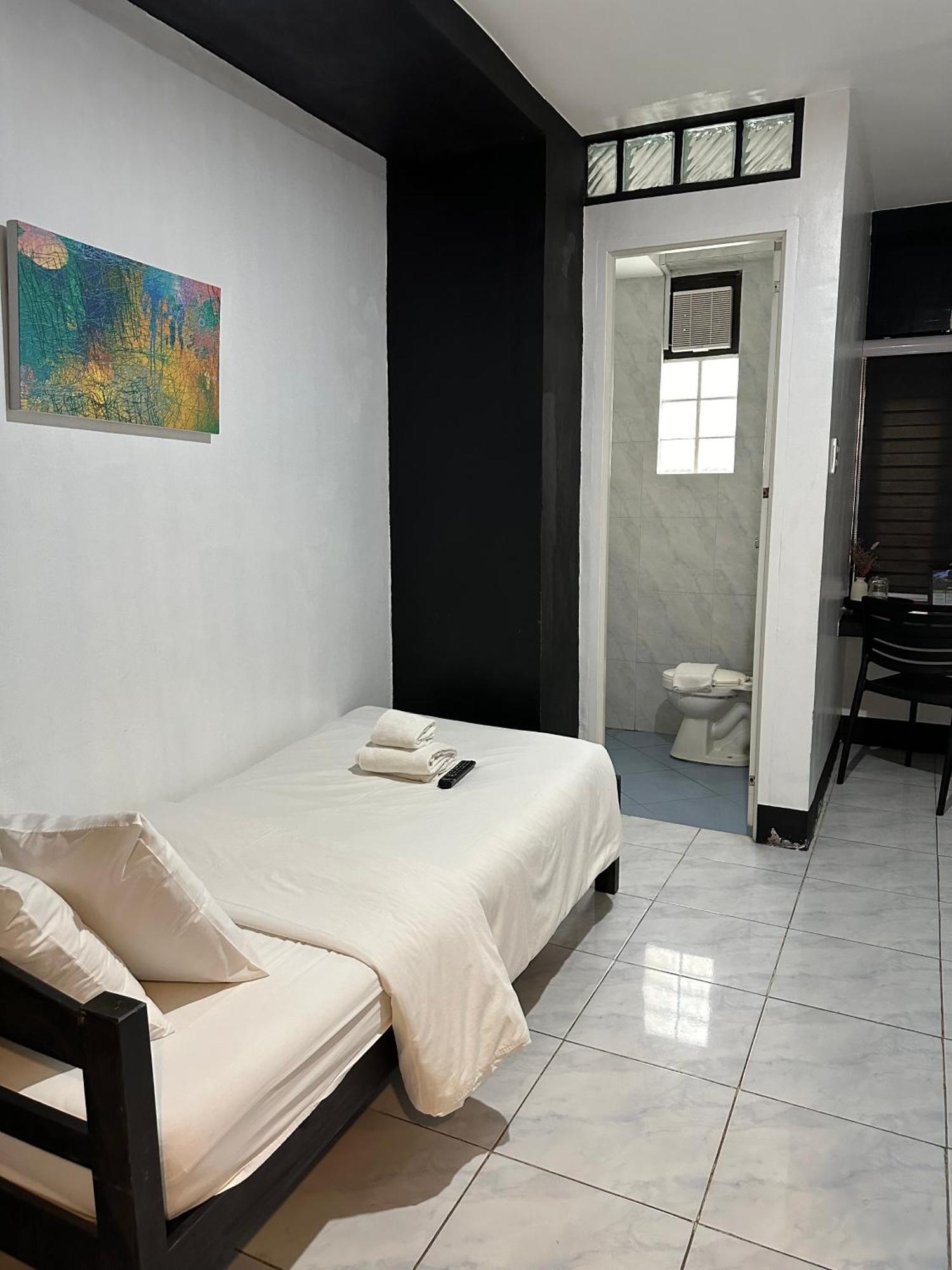 Fernando'S Hotel Sorsogon Екстериор снимка