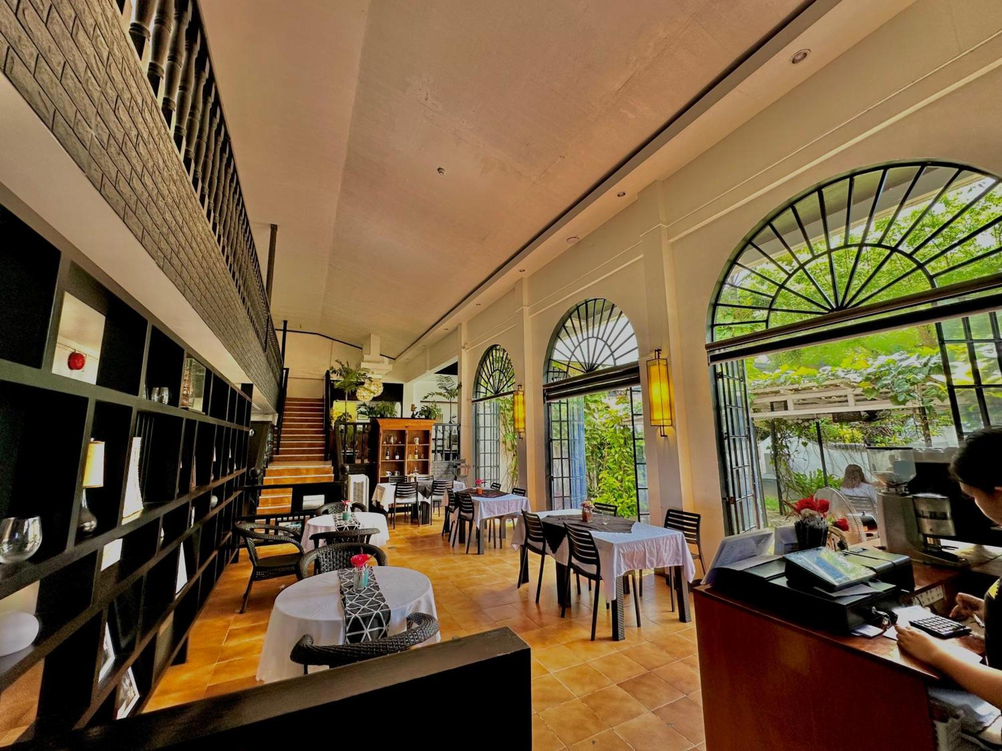 Fernando'S Hotel Sorsogon Екстериор снимка