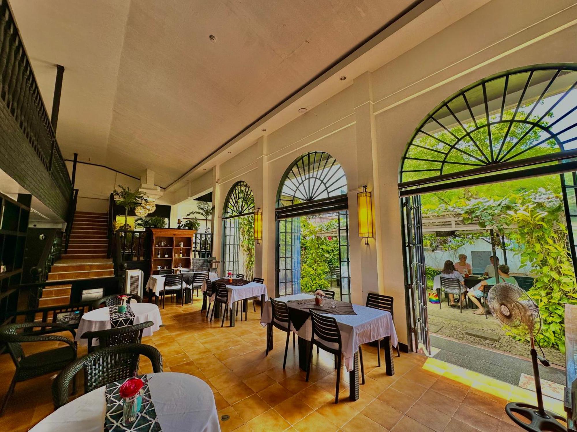 Fernando'S Hotel Sorsogon Екстериор снимка