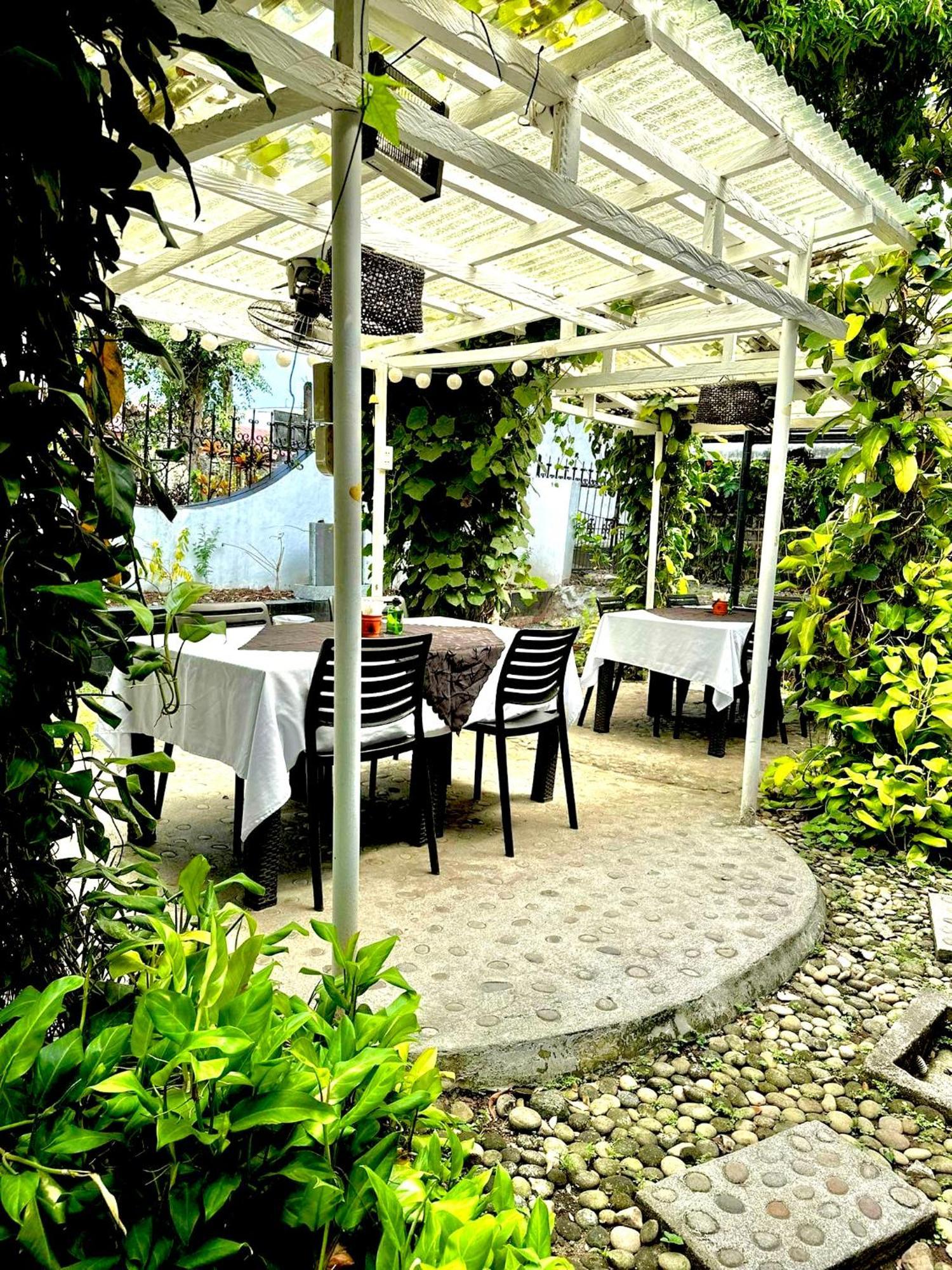 Fernando'S Hotel Sorsogon Екстериор снимка